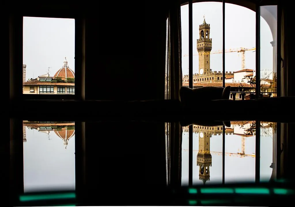 Ponte Vecchio Sunshine Apartment Florence Italy