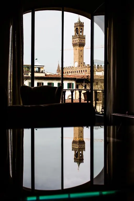 Ponte Vecchio Sunshine Apartment Florence