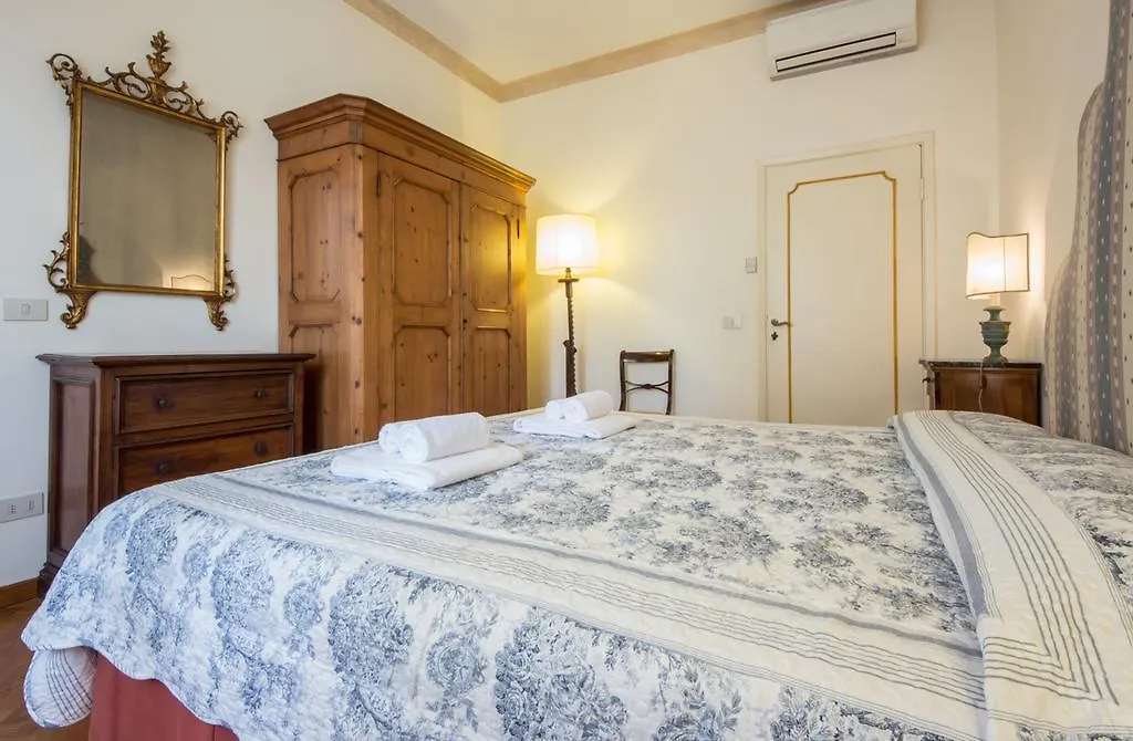 Ponte Vecchio Sunshine Apartment Florence