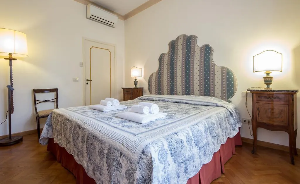 Ponte Vecchio Sunshine Apartment Florence