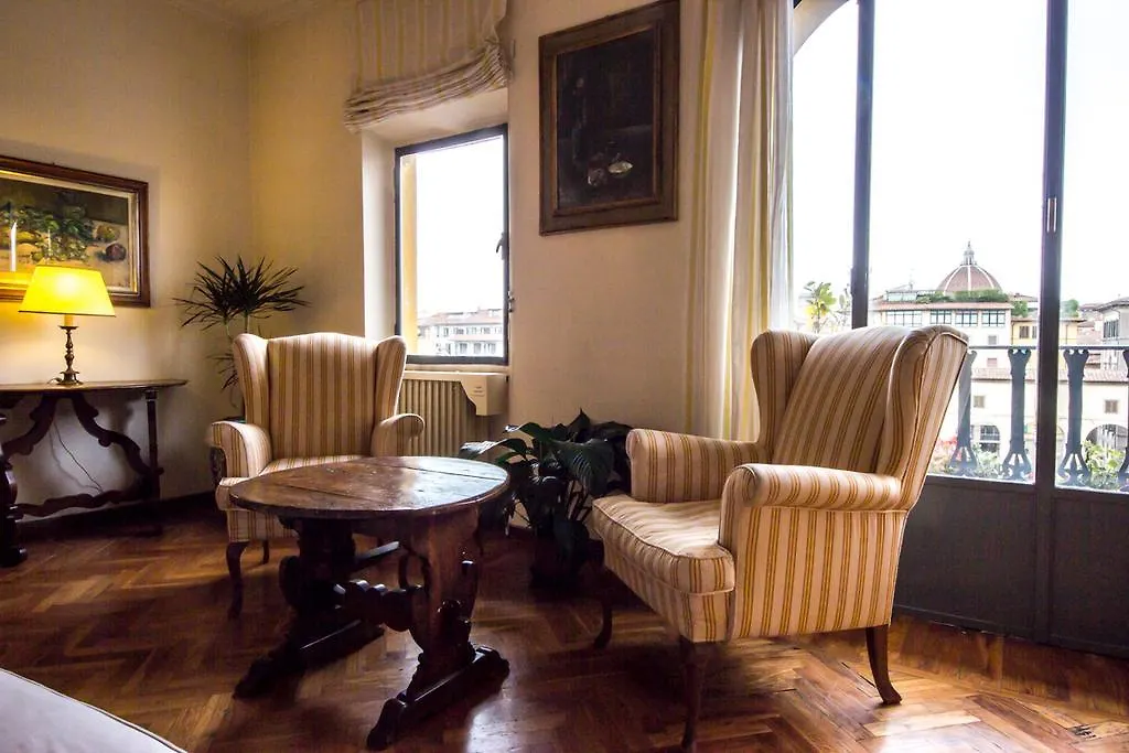 Ponte Vecchio Sunshine Apartment Florence 0*,  Italy