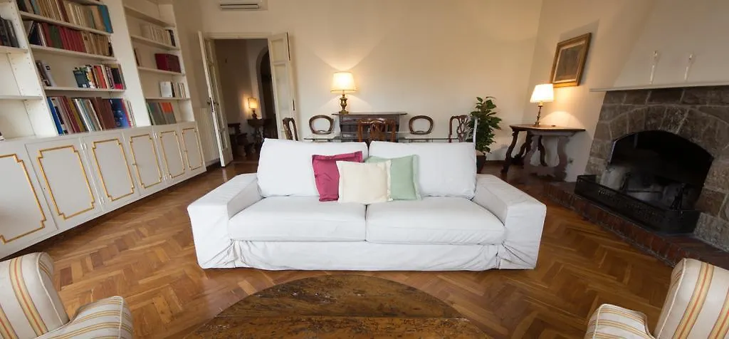 Ponte Vecchio Sunshine Apartment Florence Italy
