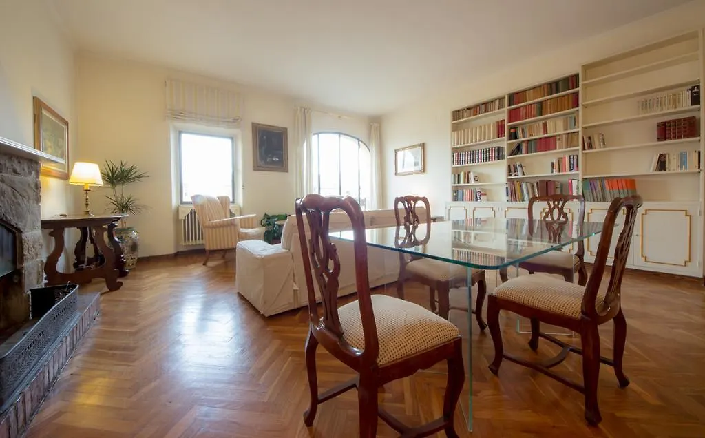 Ponte Vecchio Sunshine Apartment Florence