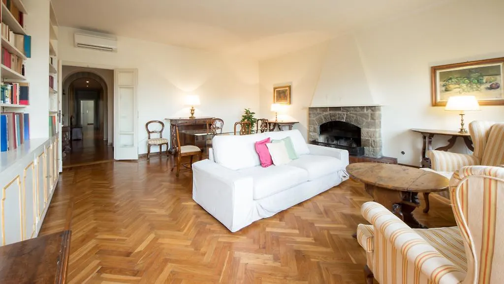 Ponte Vecchio Sunshine Apartment Florence