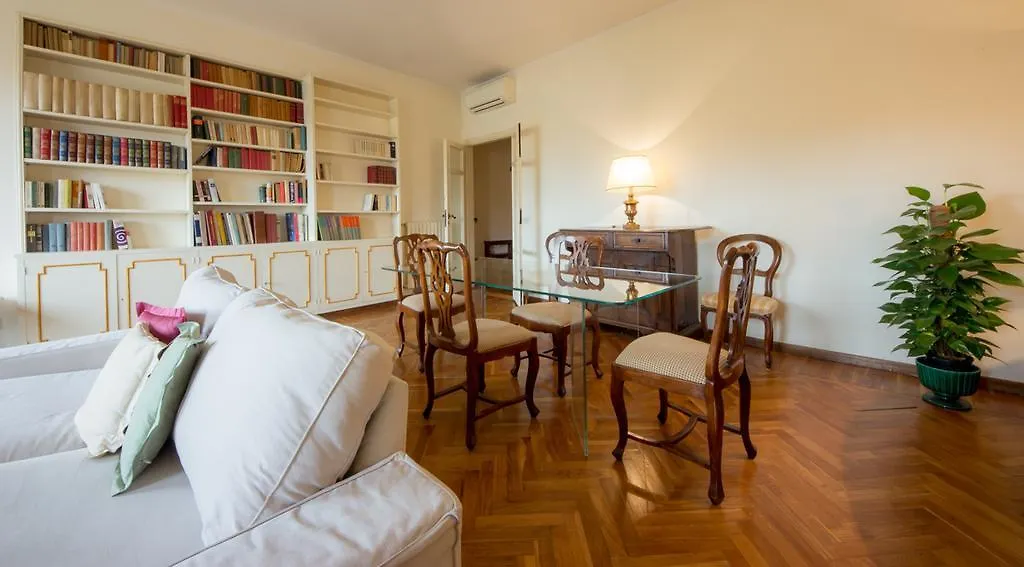 Ponte Vecchio Sunshine Apartment Florence 0*,  Italy